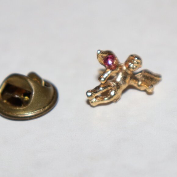 ๐ผ Gold Angel Lapel Pin โ Pink Rhinestone Accent โ .5" Tall ๐ - Picture 1 of 4